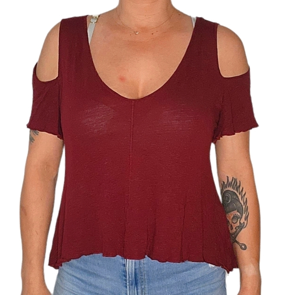 Free People Cutout V Neck Short Sleeve Loose Fit Top Size Medium Dark Red